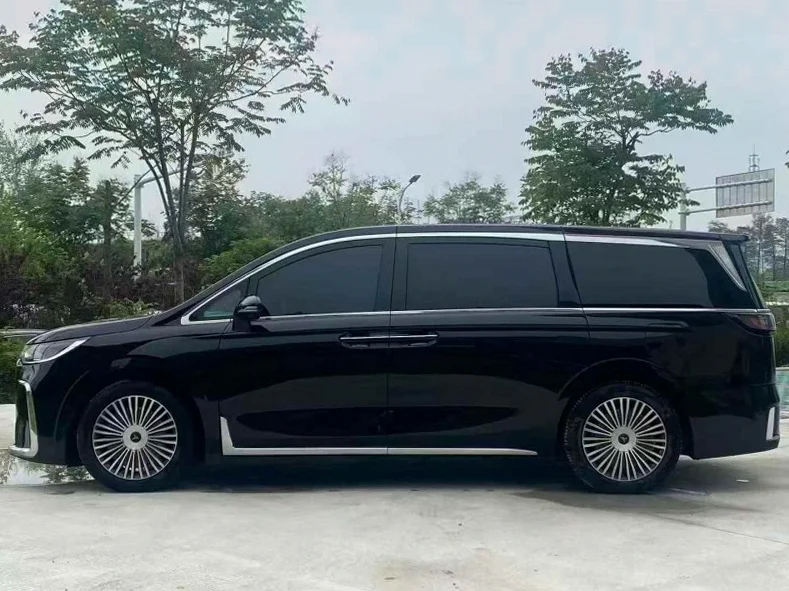 岚图汽车梦想家 内饰前排