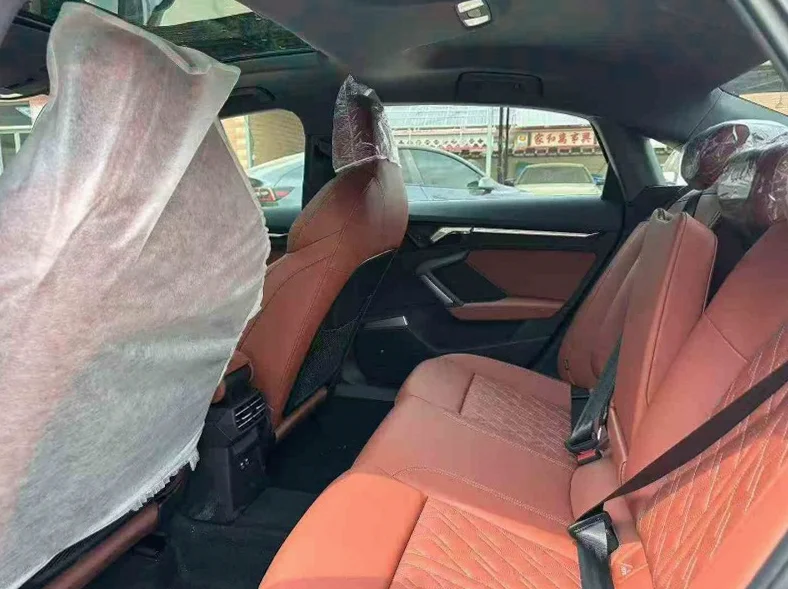 奥迪A3 内饰前排