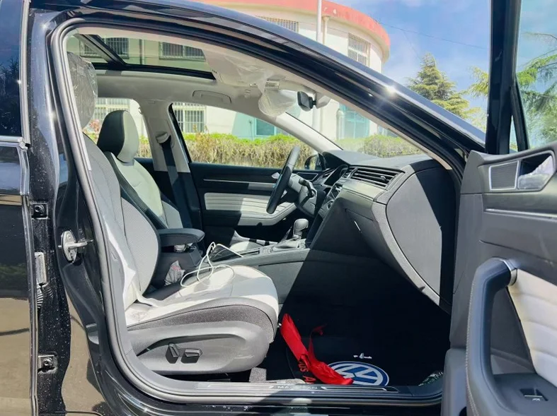 大众迈腾 驾驶室