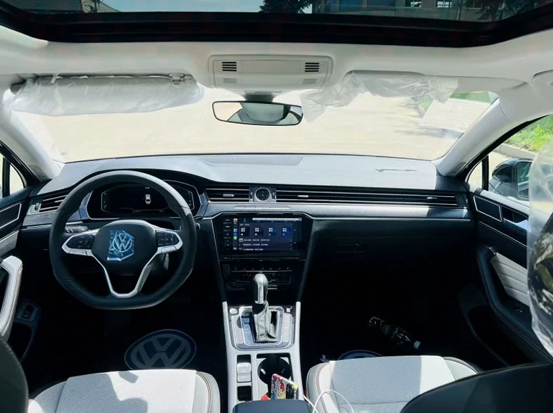 大众迈腾 内饰前排