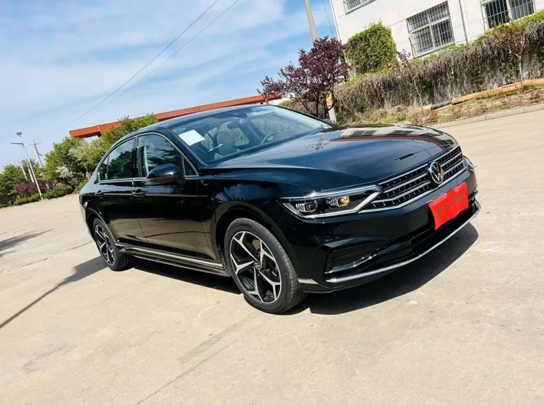 大众迈腾 正面外观二