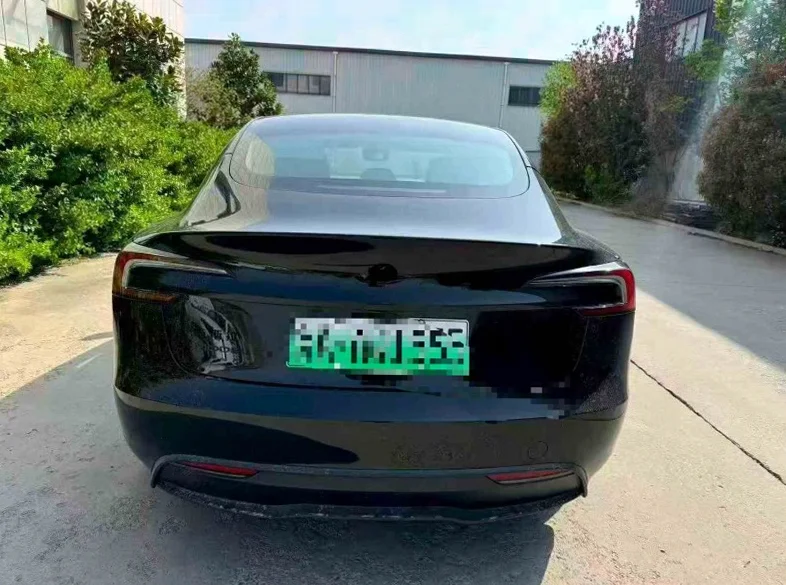 特斯拉MODEL 正面外观二