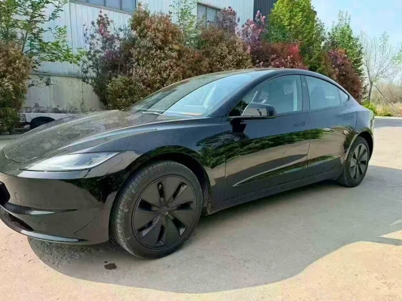特斯拉MODEL 正面外观三