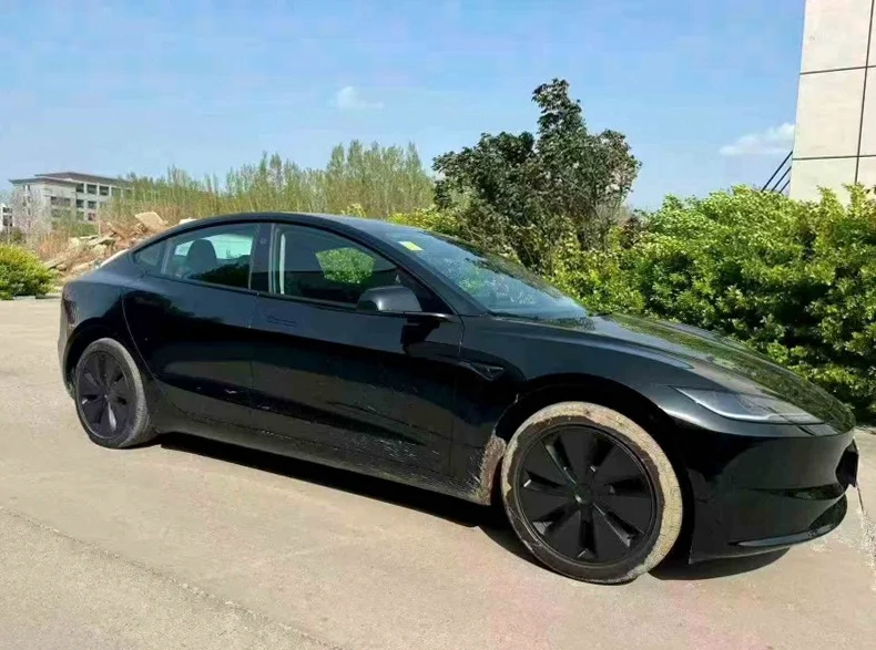 特斯拉MODEL 后面外观一