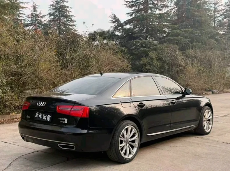 奥迪A6L 内饰前排