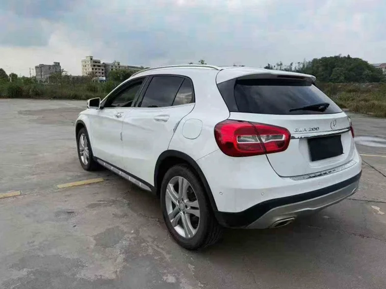 奔驰GLA 后面外观三