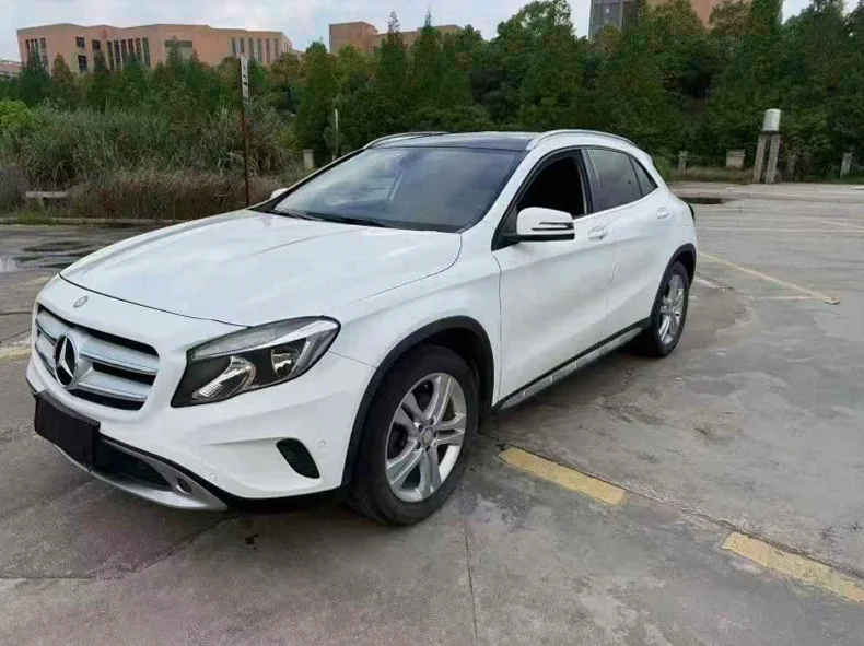 奔驰GLA 正面外观二