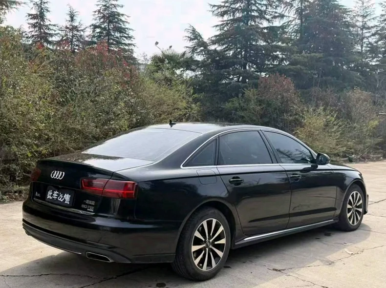 奥迪A6L 内饰前排
