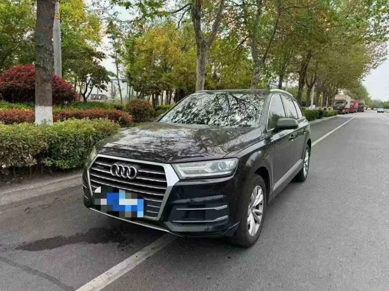 奥迪Q7 正面外观三