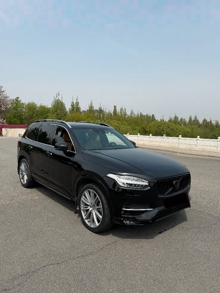 沃尔沃XC90 正面外观三