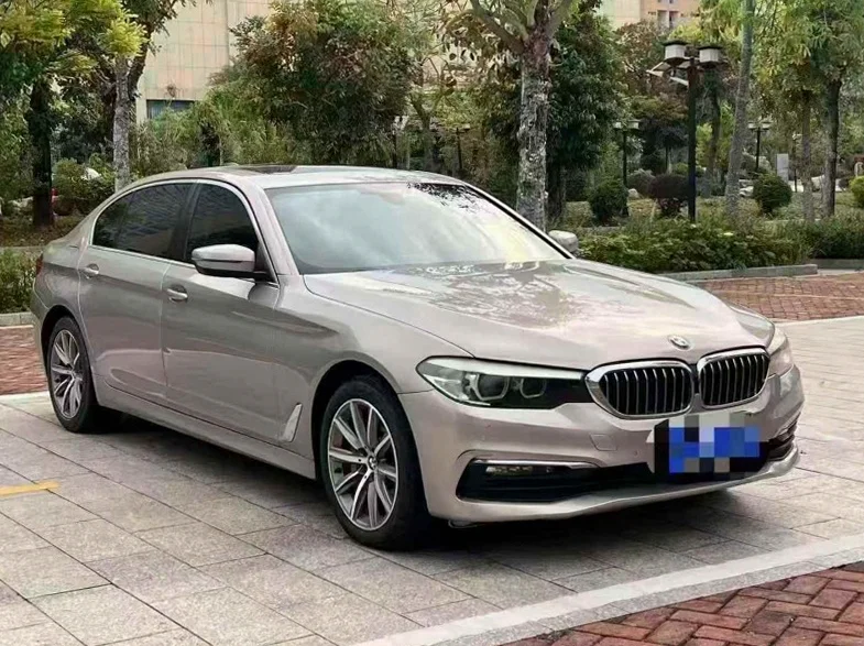 宝马5系 正面外观三