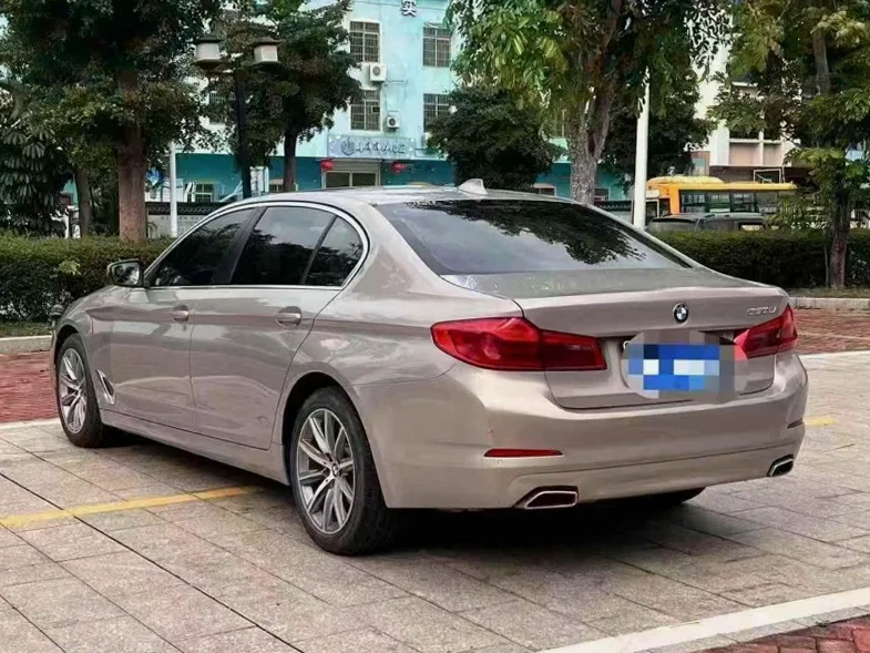 宝马5系 驾驶室