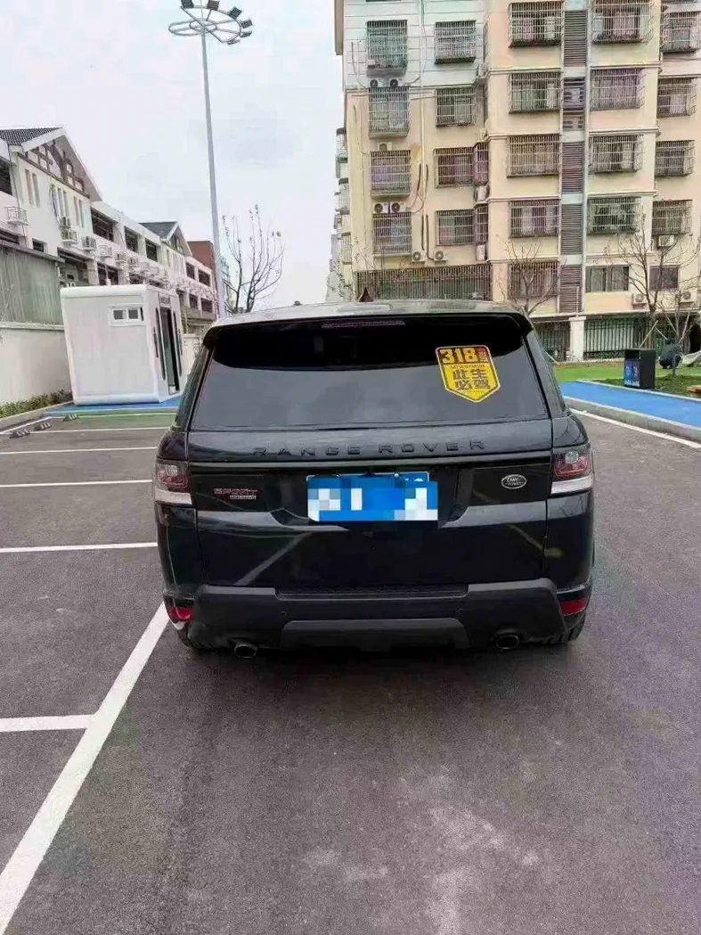 路虎揽胜运动 后面外观一