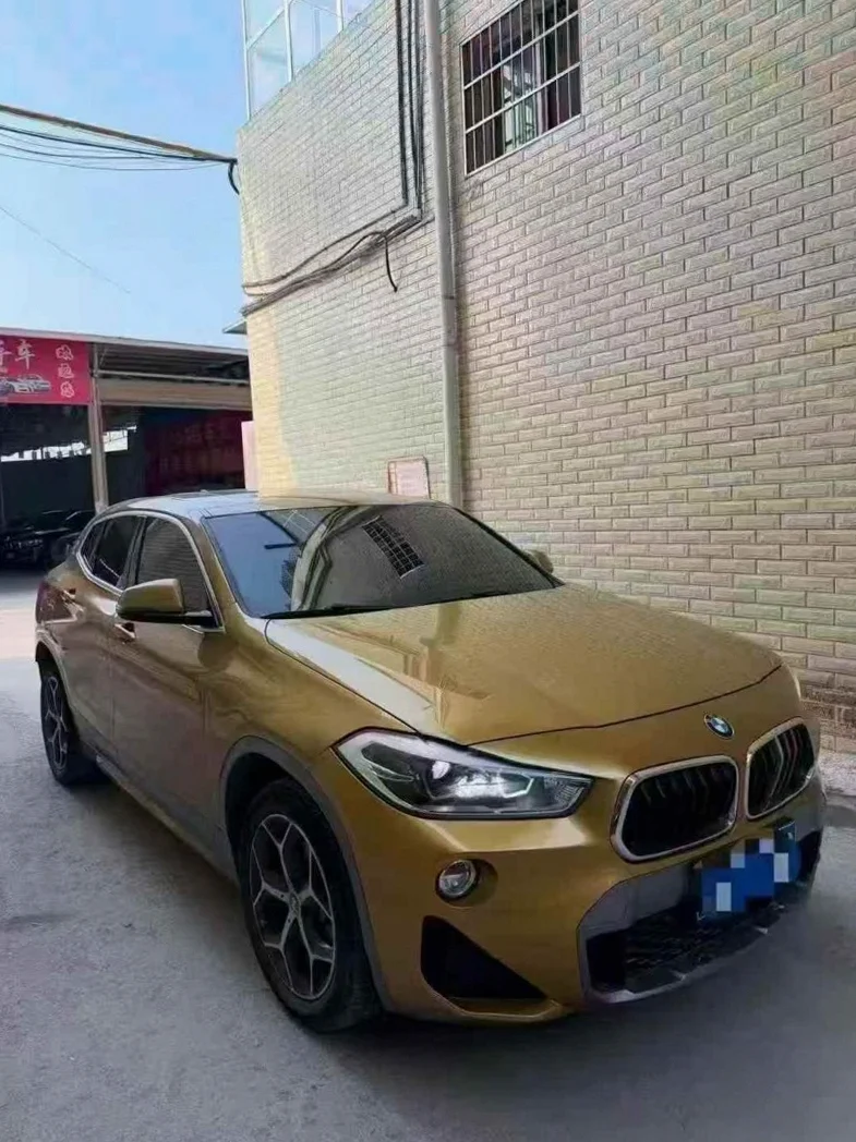 宝马X2 正面外观三