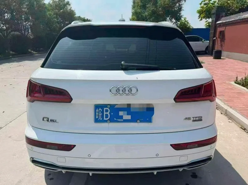 奥迪Q5 后面外观三