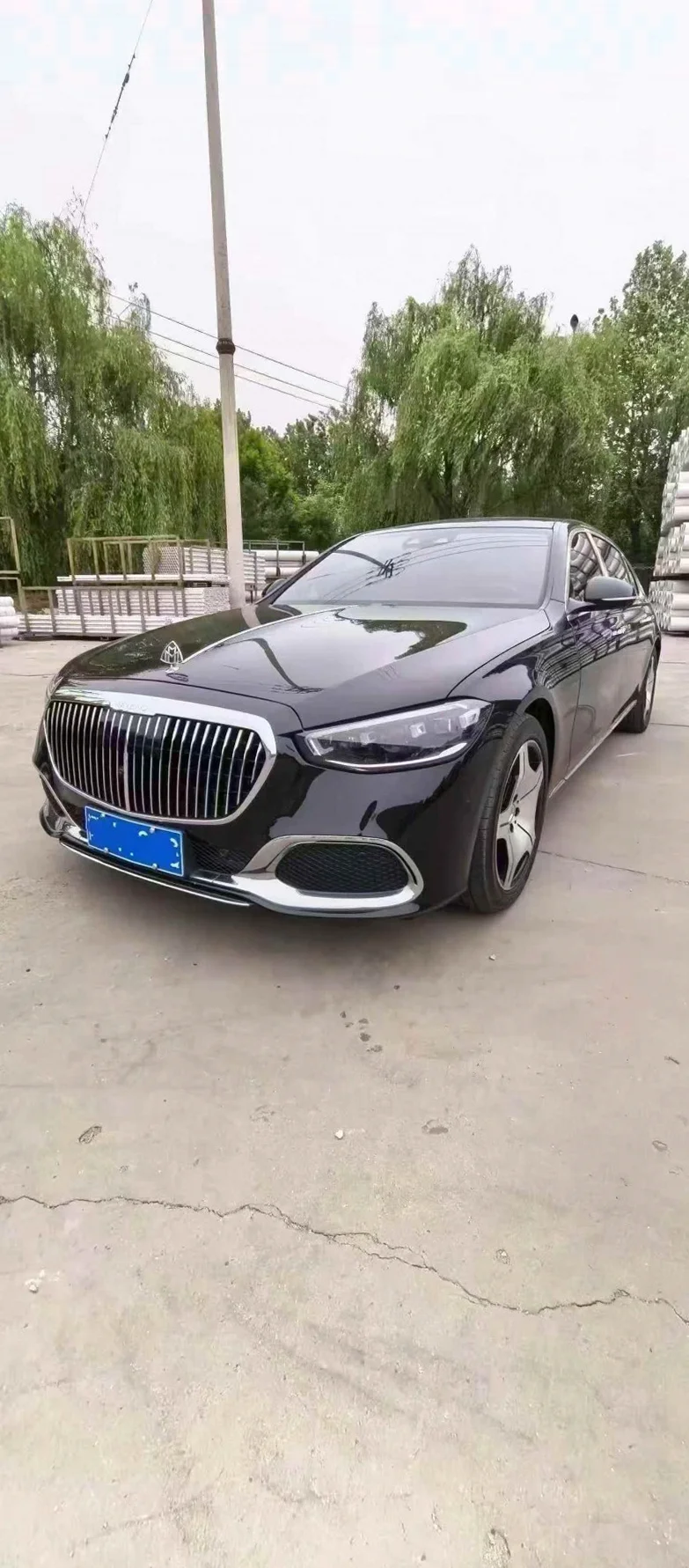 奔驰迈巴赫S级 正面外观二