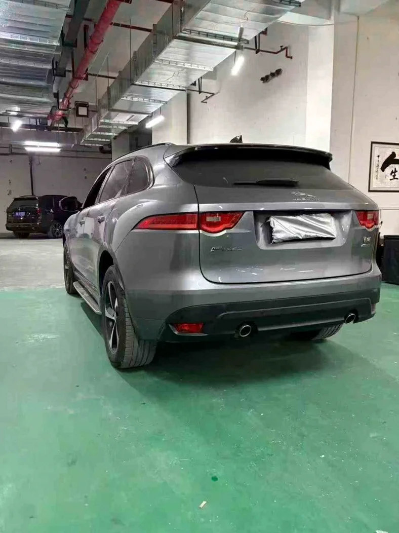 捷豹F-PACE 后面外观三