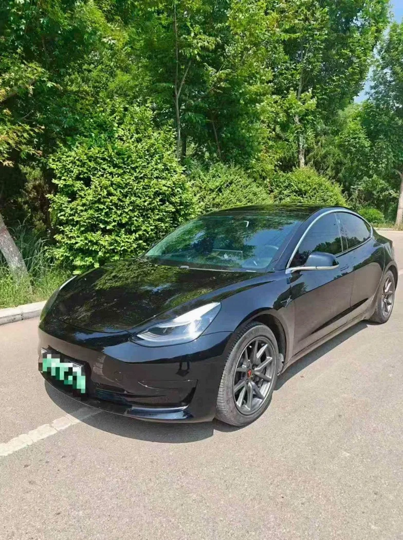 特斯拉MODEL 正面外观三