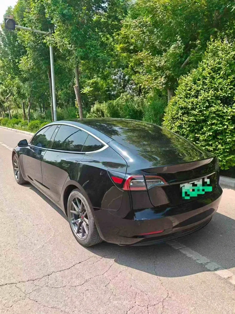 特斯拉MODEL 后面外观三