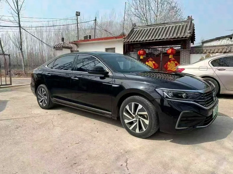 大众帕萨特 后面外观一