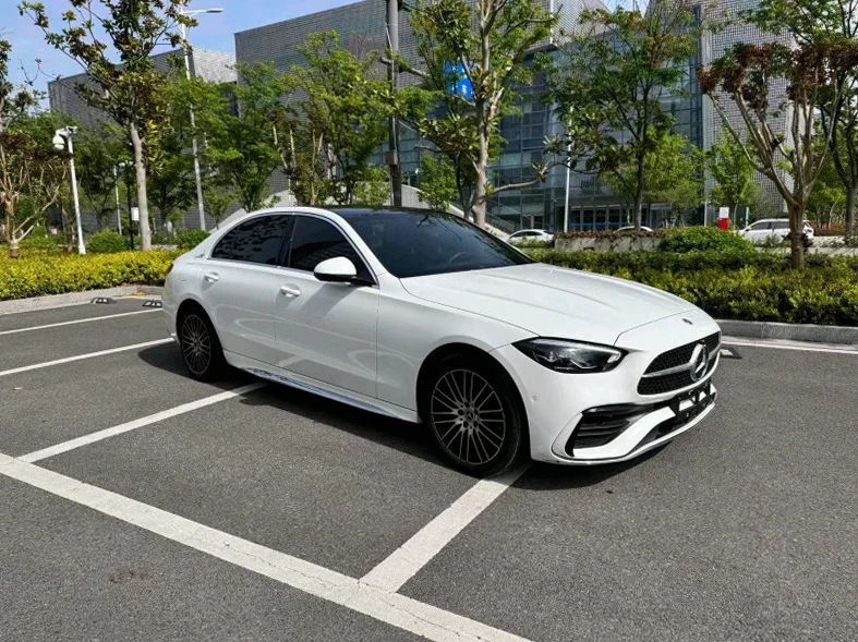 奔驰C 正面外观三