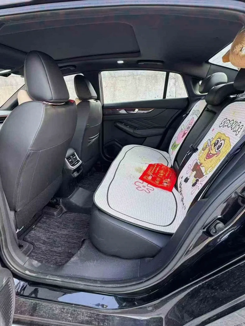 东风奕炫 后面外观二