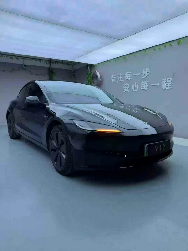 特斯拉MODEL 正面外观三