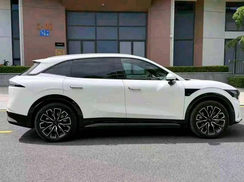 极氪汽车7X 后面外观三