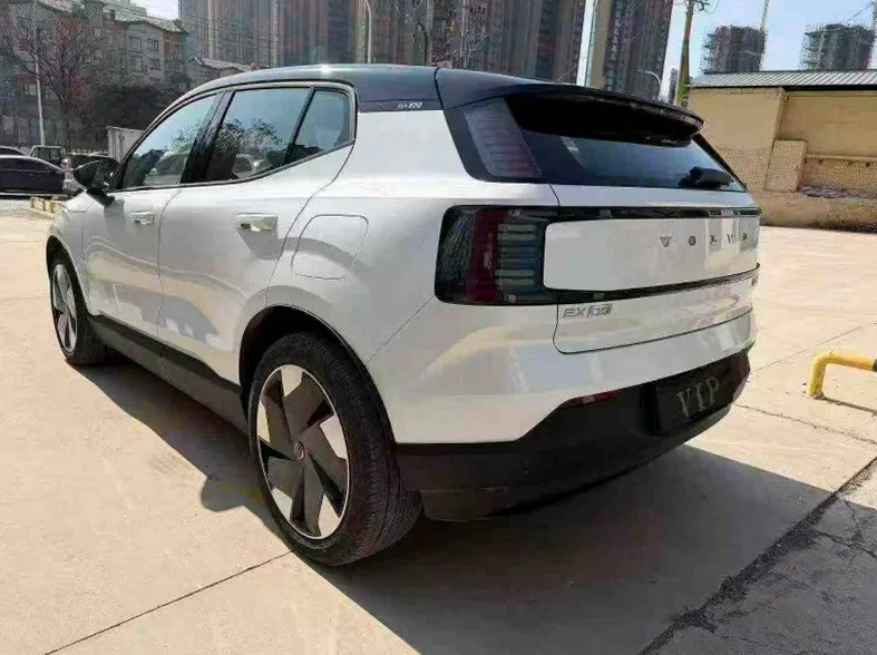 沃尔沃EX30 驾驶室