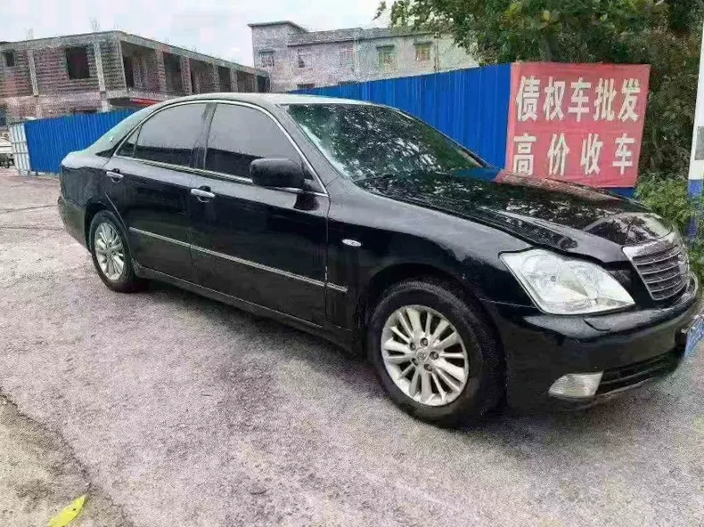 丰田皇冠 正面外观三