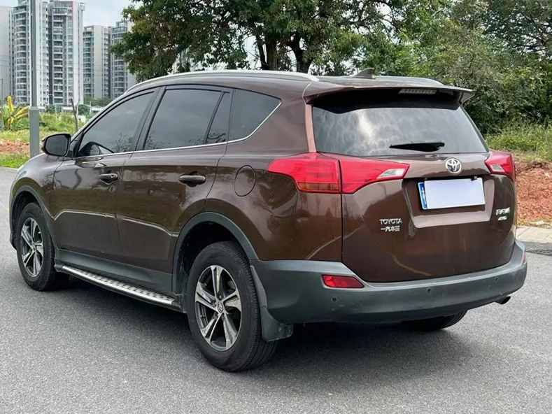丰田RAV4荣放 内饰前排