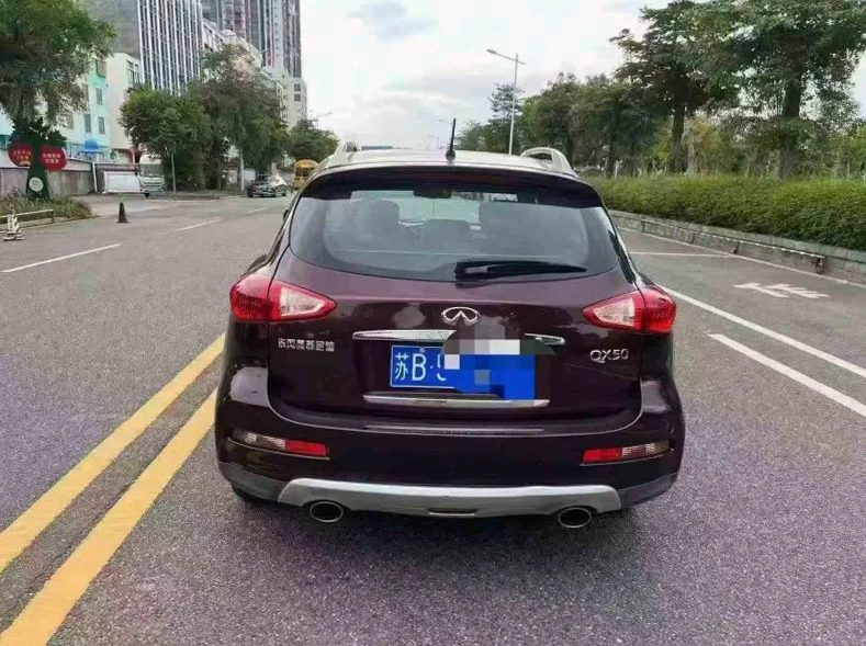 英菲尼迪QX50 驾驶室