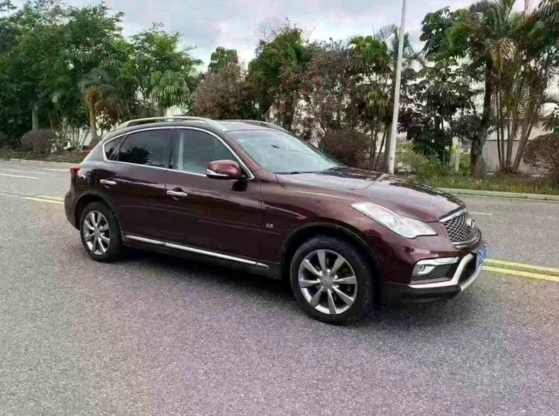 英菲尼迪QX50 正面外观三