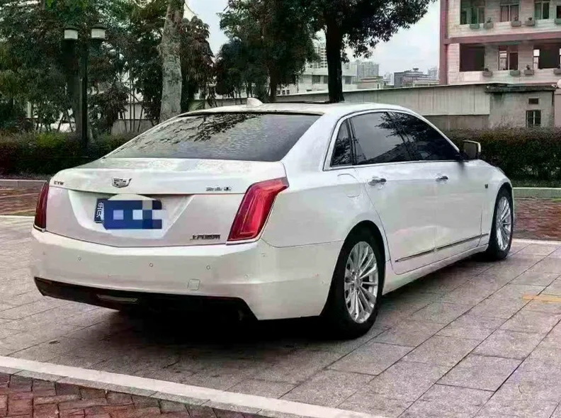 凯迪拉克CT6 内饰前排