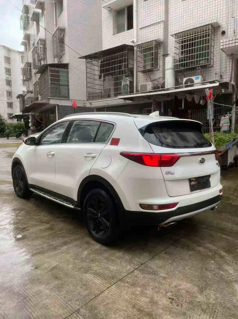 起亚KX5 后面外观一