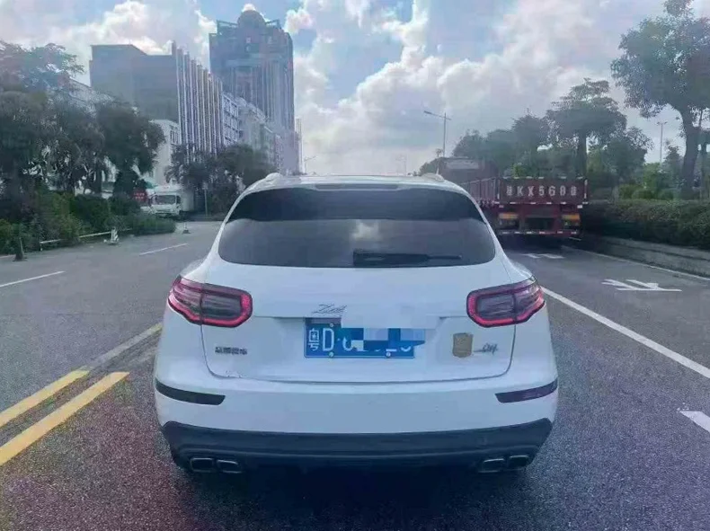 众泰SR9 驾驶室