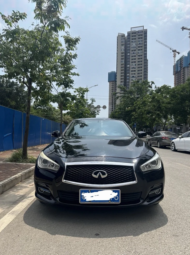 17年英菲尼迪Q50L 2.0T舒适版
