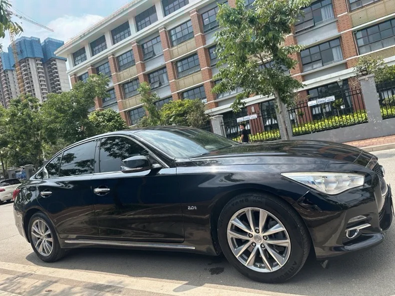 英菲尼迪Q50L 正面外观三