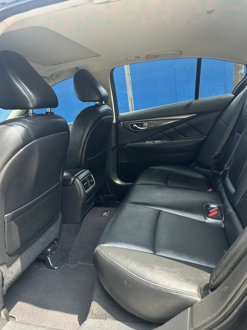 英菲尼迪Q50L 后面外观二