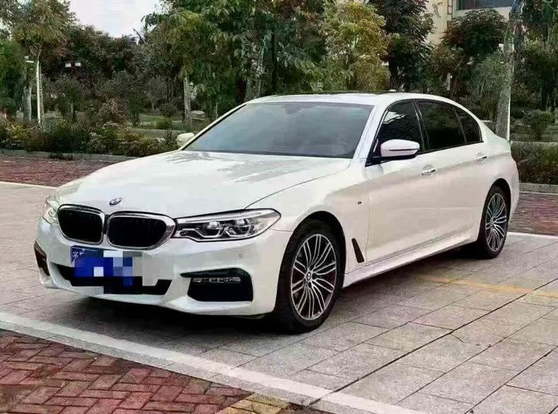 宝马5系 正面外观三