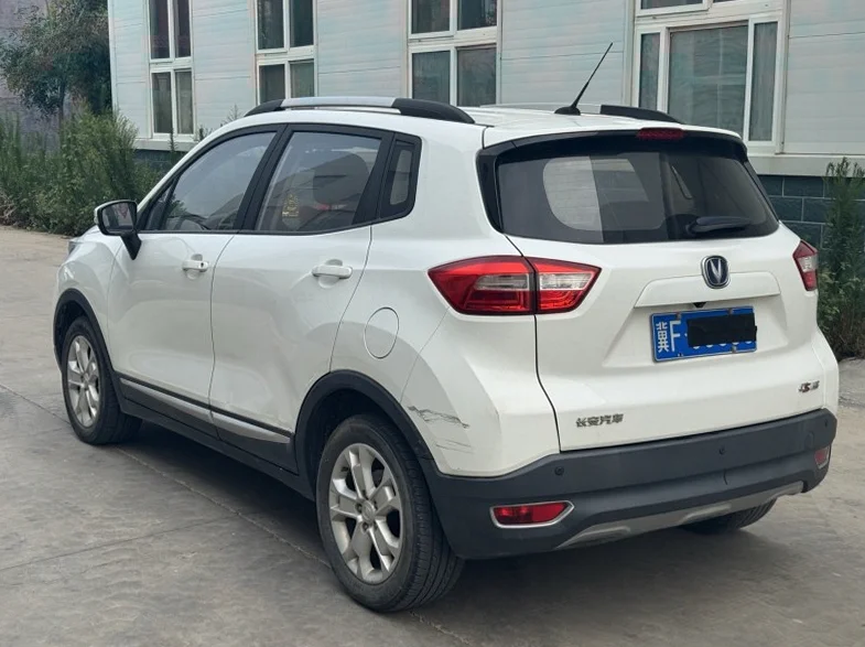 长安汽车CS15 后面外观一