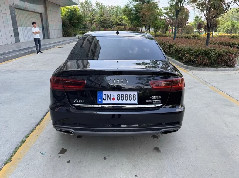 奥迪A6L 驾驶室