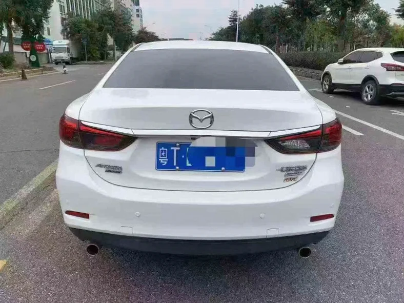 马自达阿特兹 驾驶室