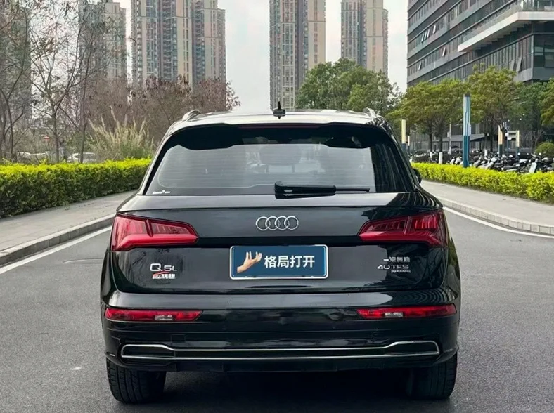 奥迪Q5 后面外观三