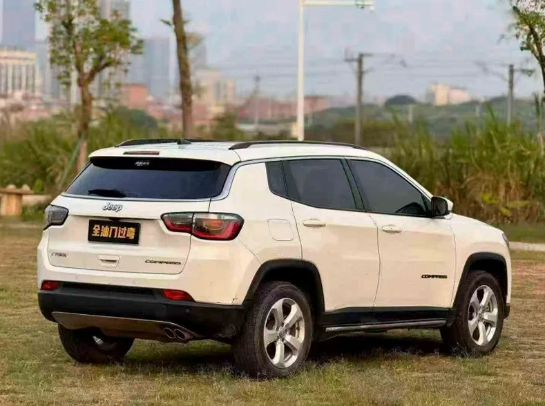 Jeep指南者 内饰前排