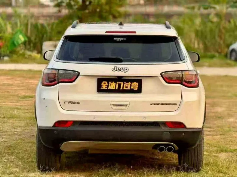 Jeep指南者 内饰后排