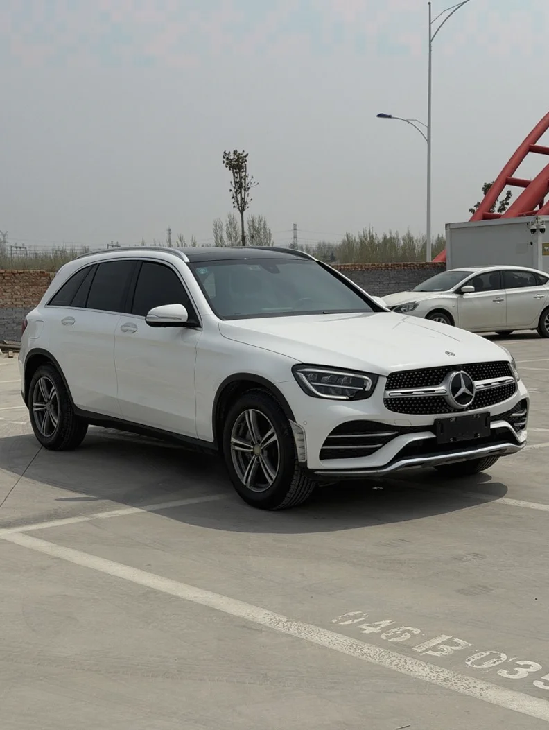 奔驰GLC 正面外观三