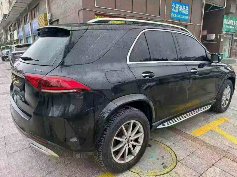 奔驰GLE 驾驶室