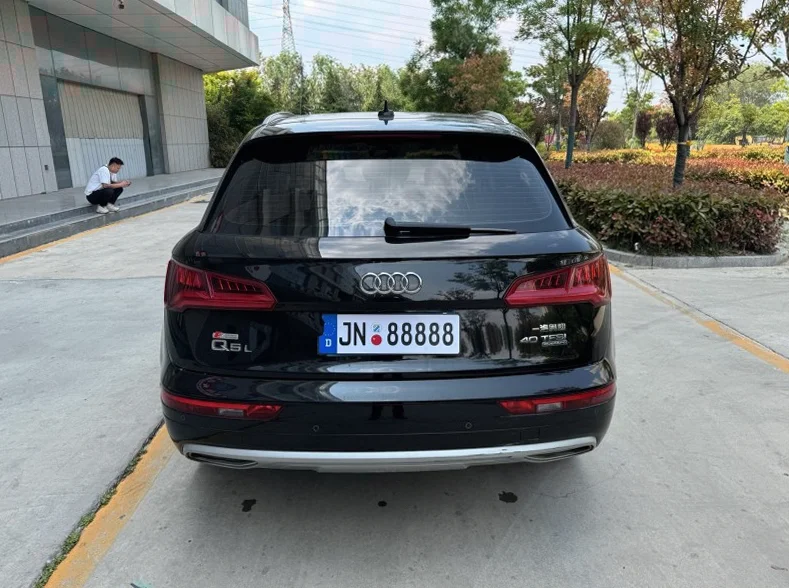 奥迪Q5 驾驶室
