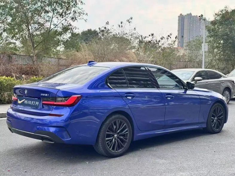 宝马3系 后面外观一